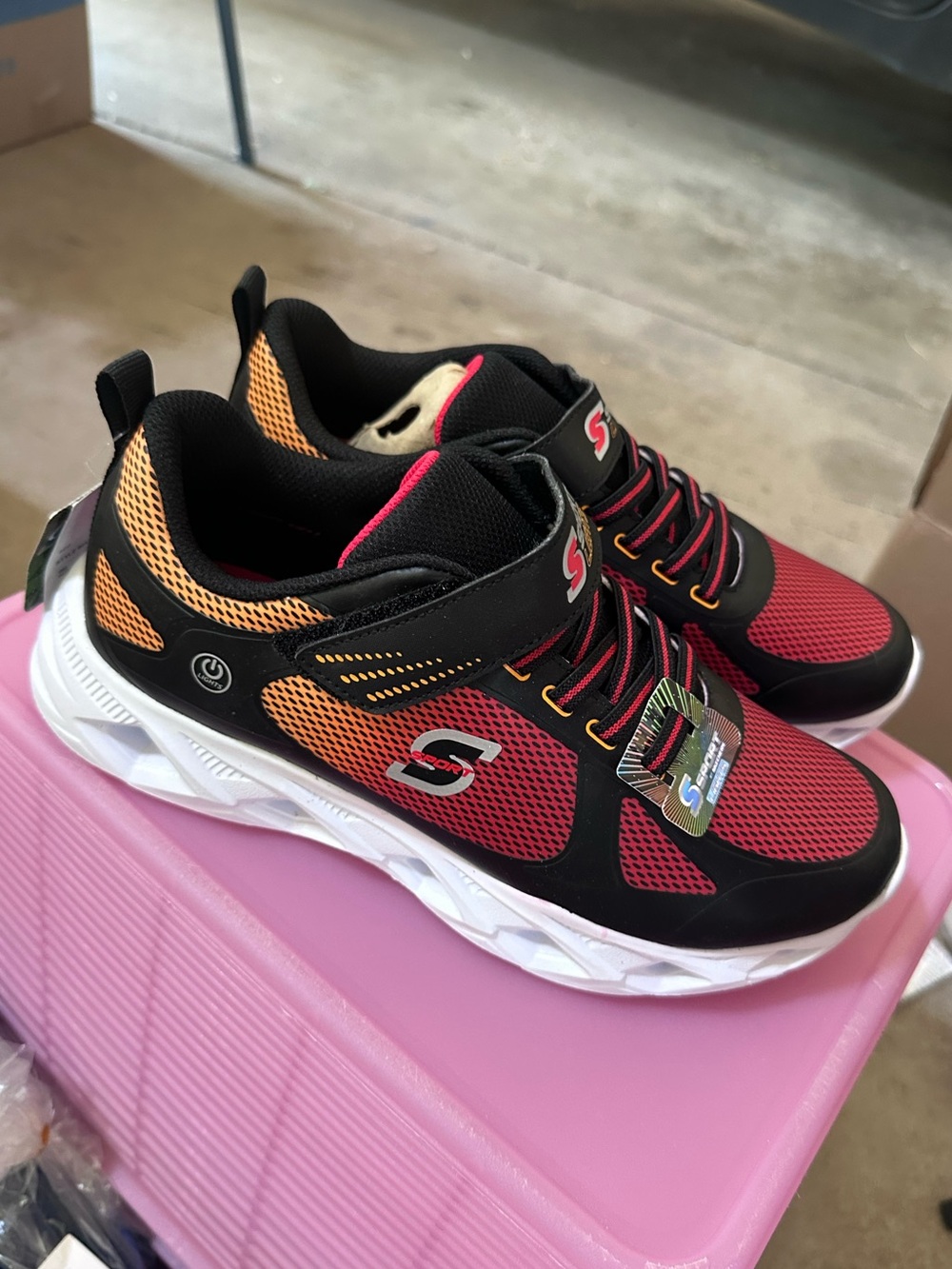 6Y S Sport Skechers in Red and Orange
